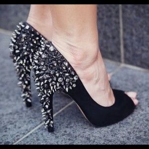 NWT Sam Edelman Stud Heels Black